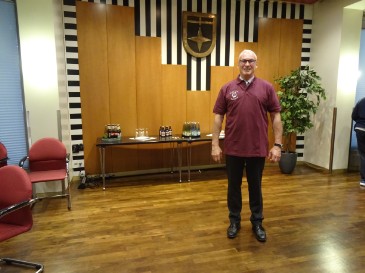 Bürgermeister Bretz im Vereins T-Shirt
